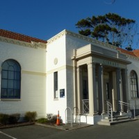 35 - Garlands on library