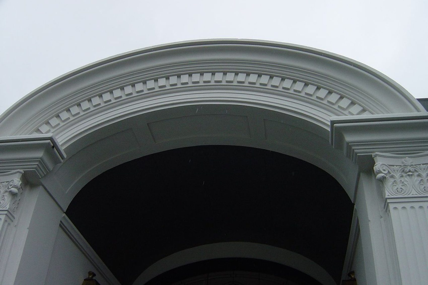 Entrance with Cornice Moulding