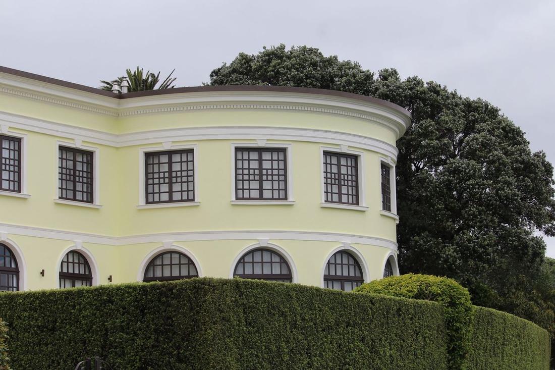 Paratai Drive Mansion - image 1